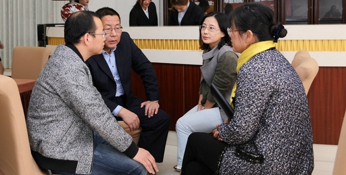 http://www.czili.edu.cn/UploadFiles/Article/2018/11/3西太湖现代服务业学院现代学徒制合作交流对接.jpg