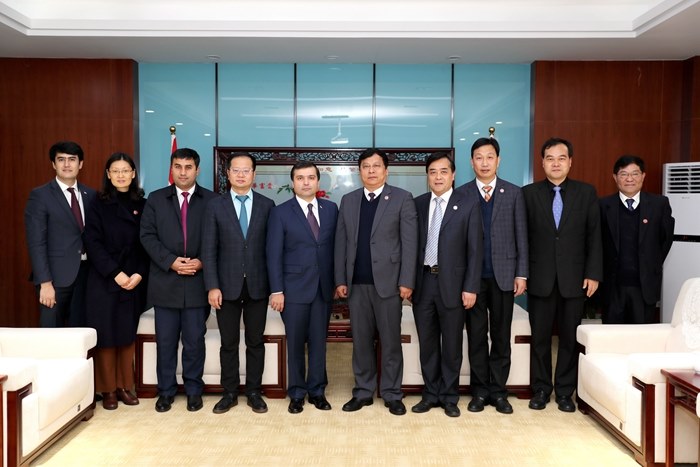 http://www.czili.edu.cn/UploadFiles/Article/2018/12/QQ图片20181220201020.jpg