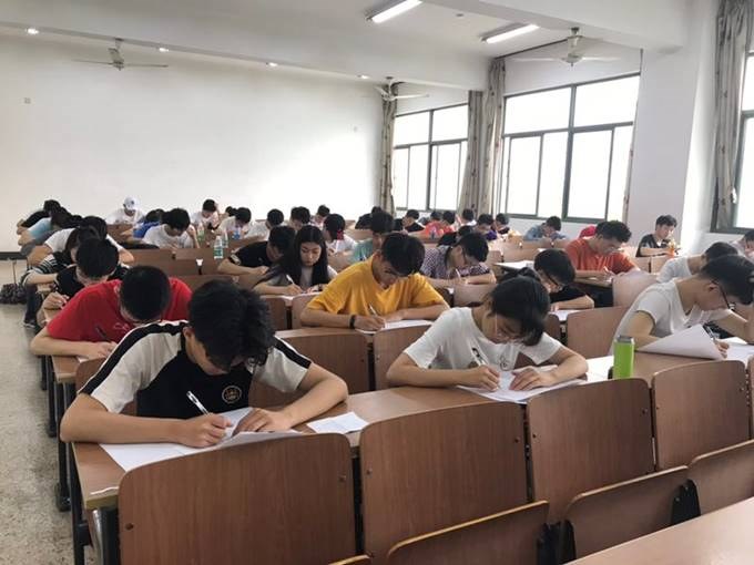 http://www.czie.edu.cn/czie_article_upload_files/czie/201906/20190613102021807.jpg