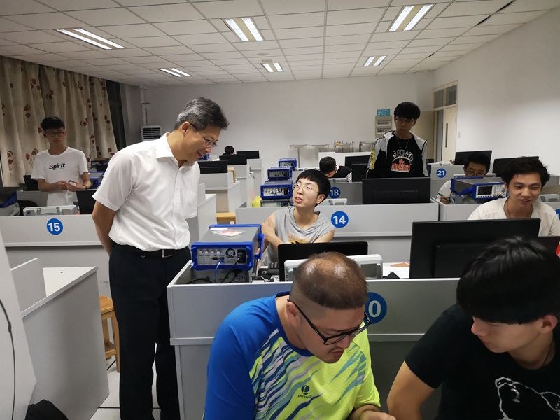 http://news.cczu.edu.cn/_upload/article/images/dc/ae/323c5eb04c5f90531cee205de89c/268fb799-d041-43a3-8ea4-fd41041f41ca.jpg