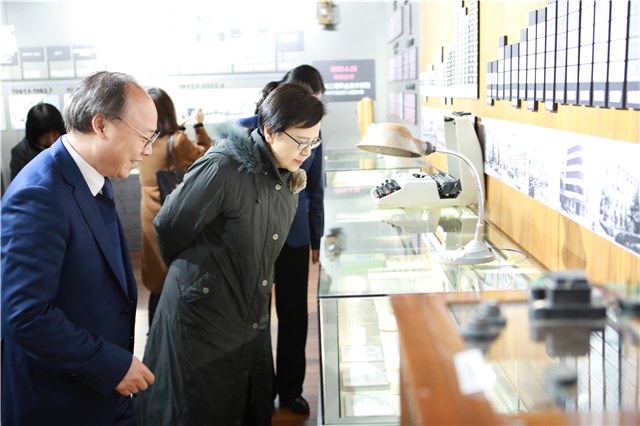 http://www.czie.edu.cn/czie_article_upload_files/czie/201901/20190111105809198.jpg