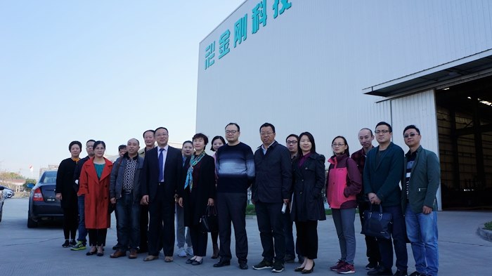 http://www.czili.edu.cn/UploadFiles/Article/2018/11/合.JPG