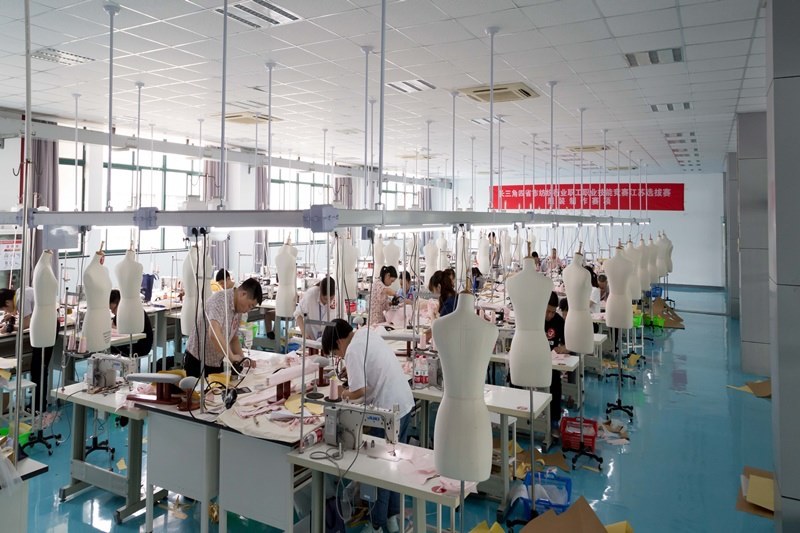 http://www.cztgi.edu.cn/_upload/article/images/5a/7f/75c9610f48638d09e7f089a45432/fb38b31f-437f-4c95-aaef-78ffbe6bb13c.jpg